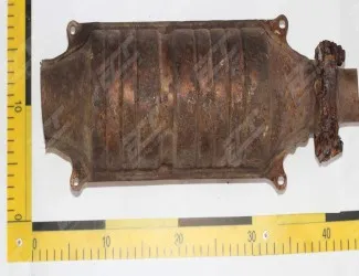 Katalyzátor 8+8 strips on the cover / 3+4 directly on the catalytic converter without probe