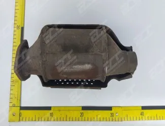 Katalyzátor 165 131 701 F